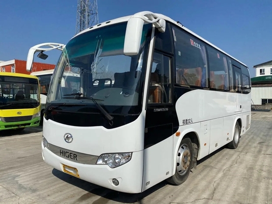 Benutzte Luxusbusse 32 Sitze übergeben höherer Maschine Trainer-Bus KLQ6796 Yuchai weiße Farbe an zweiter Stelle