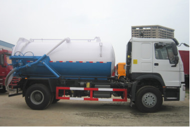 Verwendeter überschüssiger Antriebs-Modus der Wasserwagen 10m-³ Tanker-Kapazitäts-4×2 11 Tonnen nagelneue Abwasser-Saug-LKW-