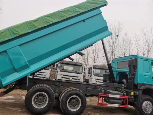 Benutzte Hochleistungs-LKWs, die spezieller Antriebs-Modus der Farbe6×4 rechte 13 Tonnen ließ, laden Gewichts-Bergwerk-Transport