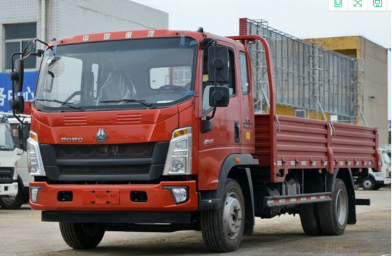 Benutztes Fracht-LKW-Ladegewicht Brennstoff-LKWs Sinotruck Howo 8-10 Tonnen 4×2-Antriebs-Modus-rechte Antriebs-