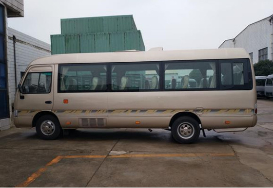 Gebrauchter Kleinbus der chinesischen Marke Mudan Minibus mit 23 Sitzen und Rechtslenker