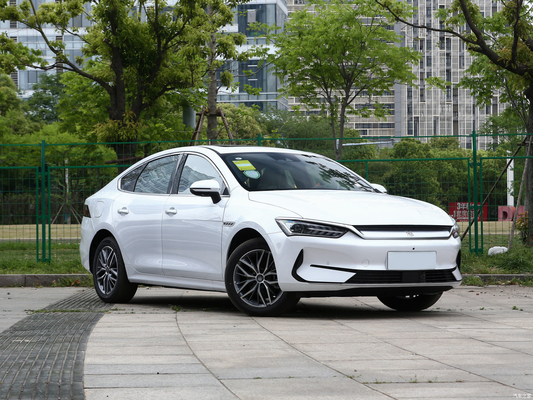 Neue Energieverbrauchsfahrzeuge BYD Qin Plus EV Modell 510 km Plug-In Hybrid