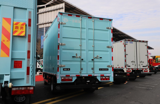 Gebrauchtes 4x2 Frachtfahrzeug FAW Lieferwagen CNG-Truck Motor 150 PS Containerbox 3300 mm Radstand