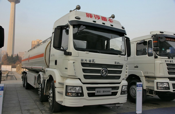 8x4 Öltanker Lastwagen Shacman 12 Räder Euro 4 Emission 30m3 Kapazität Weichai 290 PS