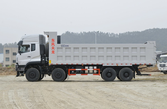 Ein Dump-Truck-Anhänger zum Verkauf Dongfeng 8×4 Tipper 600 PS Cummins Motor 6 Zylinder Handbuch