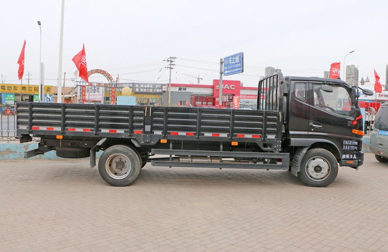Neuer Leichtfrachtwagen Schwarz Farbe 145 PS Dieselmotor 8 Tonnen Ein-und-ein-halb Kabine