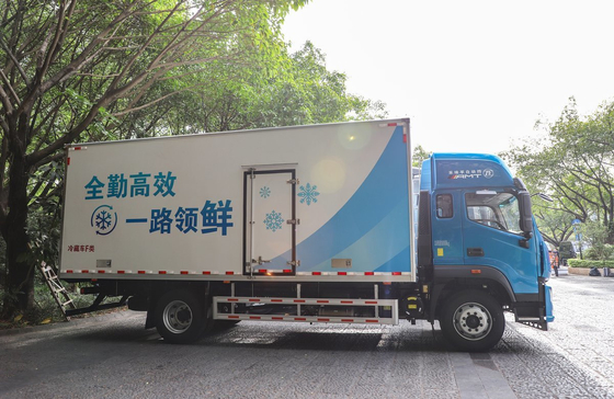 Kühlschrank mit mittlerer Größe Foton brandneue Ladung 10 Tonnen Yuchai Motor 300 PS LHD