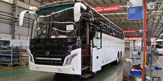 Neues benutzte Dieselreisebus Front Cummins Engine Buses Marken-Doppelt-Axle Euros II 58-70 Sitze goldenen Drachen XML6125