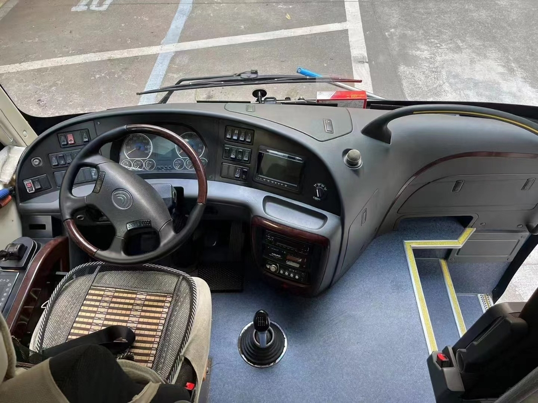 39 Sitze benutzter Zug RHD Yutong-Bus-ZK6888, der Dieselmotoren für Transport steuert