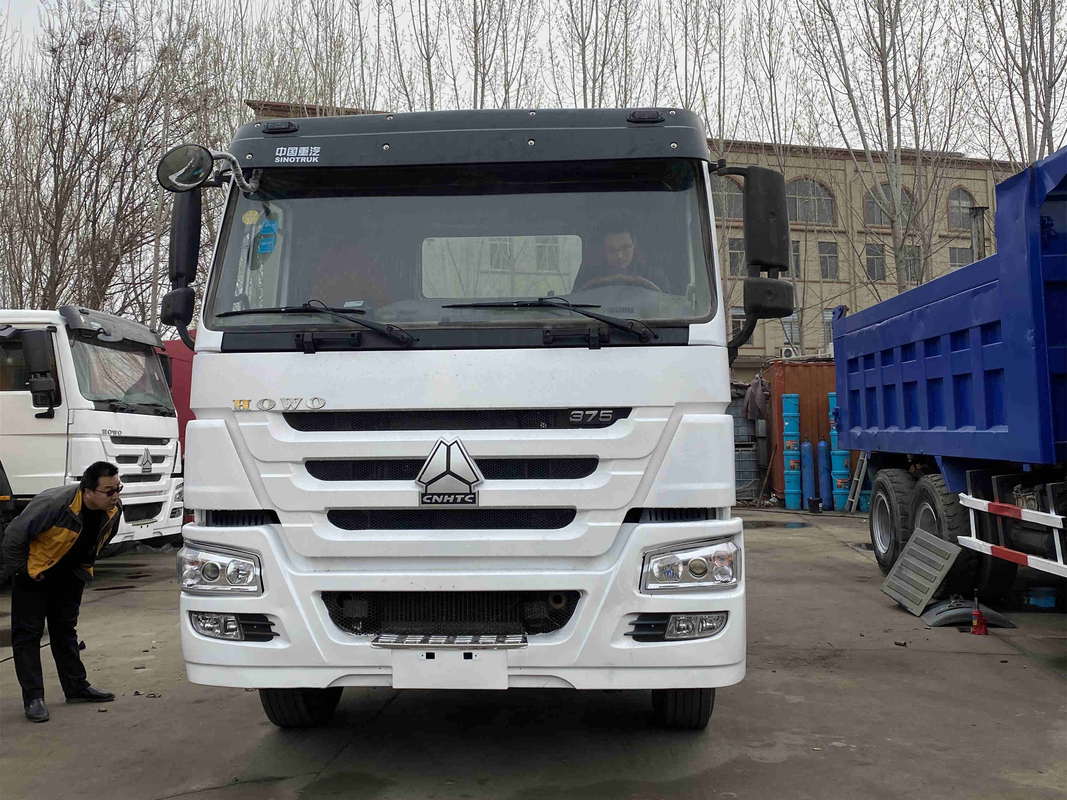 HOWO benutzte Traktor-LKW 6*4 ließ Hand-Antrieb 375/371hp 2019-2020