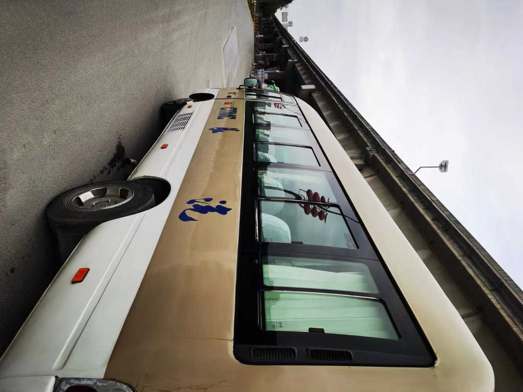 Trainer-Yuchai 90kw 2015-2017 22seats goldenes Dragon Used Coaster Bus Mini Dieselmotor