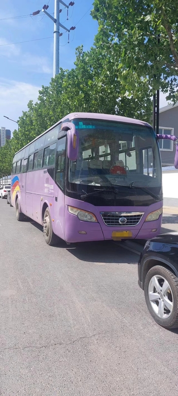 2014-jähriges 45 Sitze verwendetes Yutong transportiert Diesel ZK6102D-Trainer-Bus Front Engine Two Door LHD