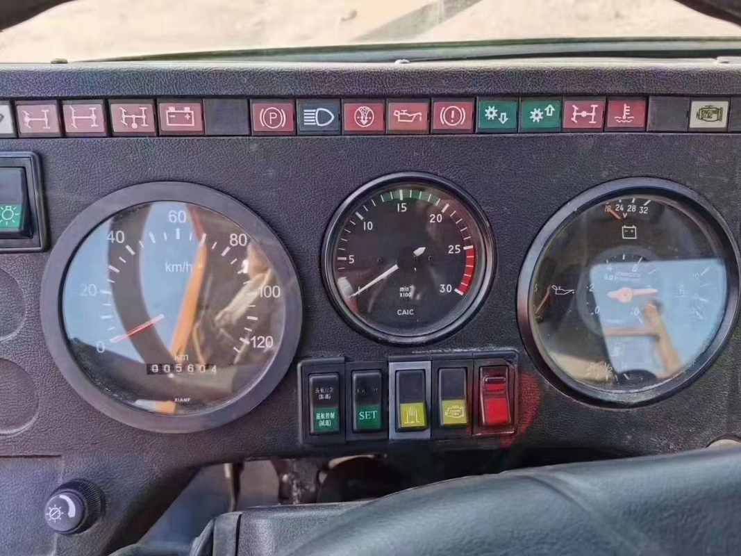 15 Kubikmeter LHD wässern Wasser-Berieselungsanlage des Behälter-Berieselungsanlagen-LKW-290hp volle des Antriebs-4X4 Off Road