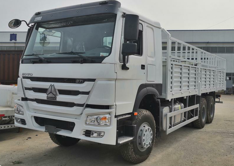 2 des Packwagen-Fracht-LKW-Euro-II Howo leistungsfähiger Doppelt-Zaun Trailers Truck Fracht-des LKW-420hp