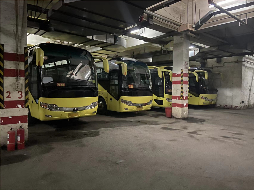 RHD/LHD verfügbares verwendetes Yutong transportiert Zug der 3+2-Sitze- Plan-Diesel-60 Sitzyutong