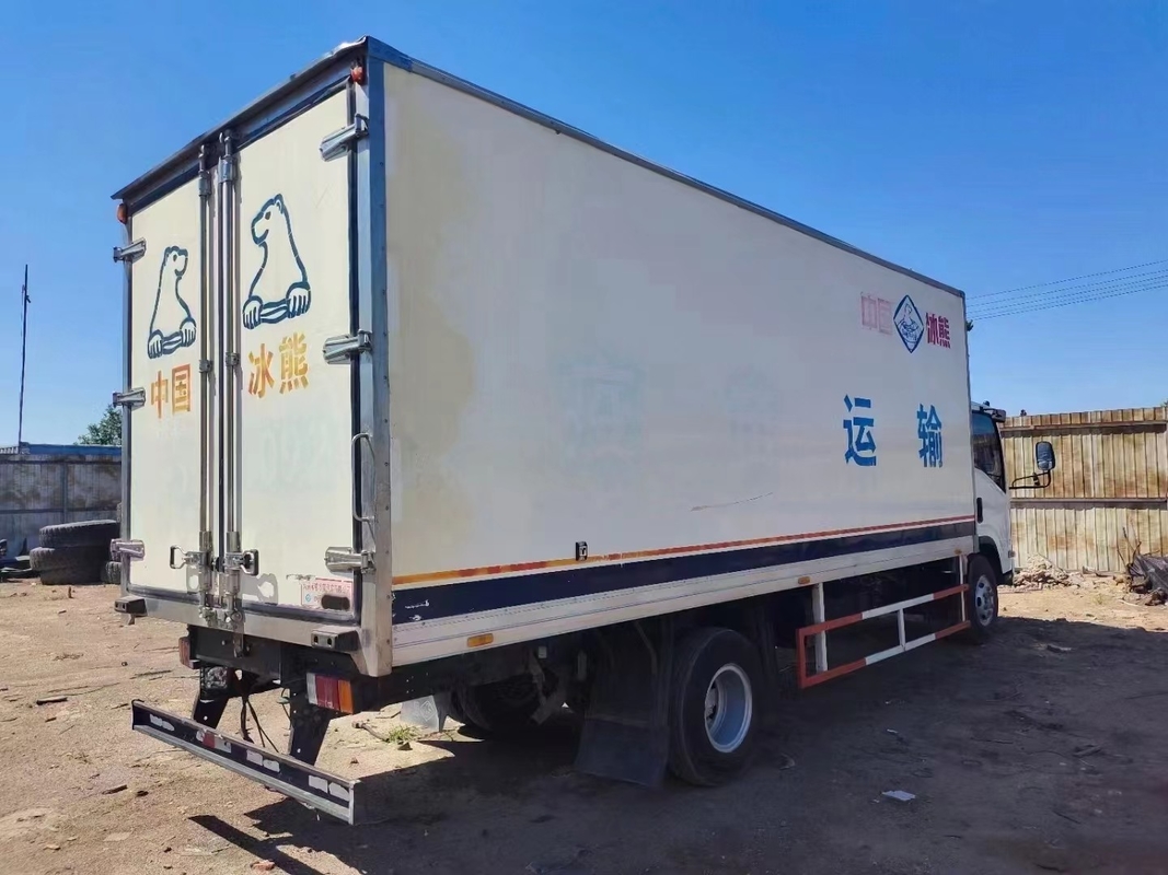 ISUZU Refrigerated Van 130P 89kw benutzte Fahrzeug-Kühlkette-Transportfahrzeug Diesel-98km/H