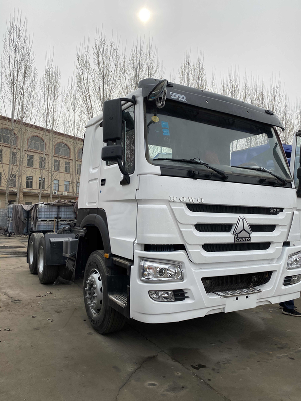 Hochleistungs-Sinotruck Howo benutzte Traktor-LKW mit neuer Farbe Weichai-Maschinen-371HP