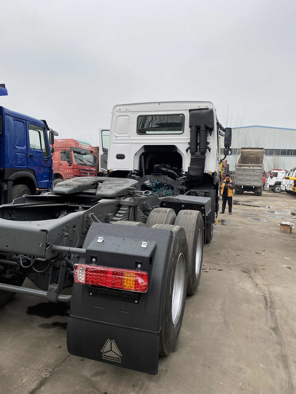 Hochleistungs-Sinotruck Howo benutzte Traktor-LKW mit neuer Farbe Weichai-Maschinen-371HP