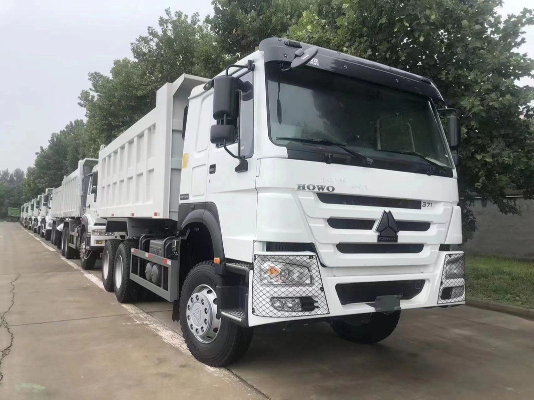 371/375hp benutzte Dump-Tipper Truck Left Steering In-Euro-Maschine II WD615.47 auf Lager
