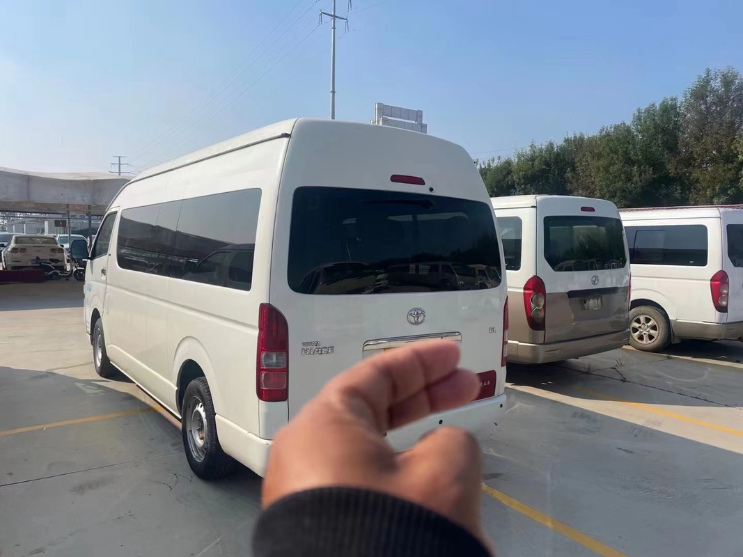 2017-jähriges 13 Sitze benutztes Schaltgetriebe Toyotas Hiace Mini Bus With Front Engine
