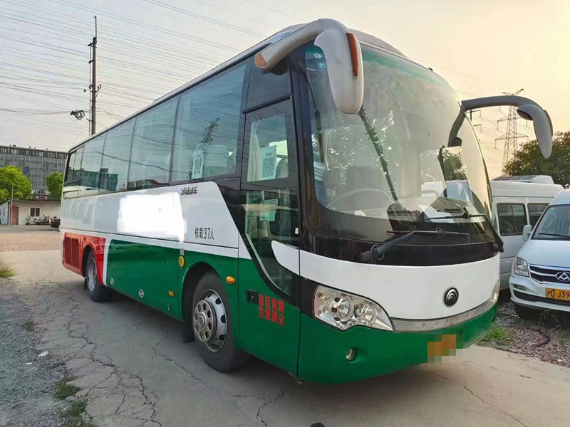 2015 Jahr 37 Sitzer Gebrauchte Yutong Bus ZK6888 Reisebus Dieselmotoren für den Transport