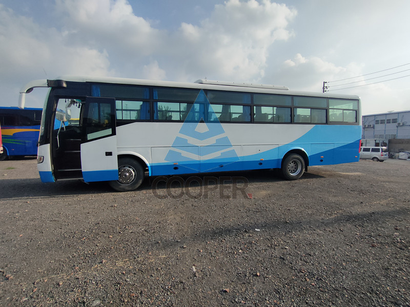 2014 Jahr 53 Sitzer Yutong Gebrauchter Bus ZK6112D RHD Lenkung Neue Sitzklimaanlage