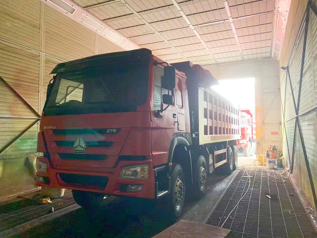 Benutzte Werbung tauscht rechten Steuerungskörper des HOWO-Kipplaster-8*4 LKW-371hp 7.3*2.45*1.5m