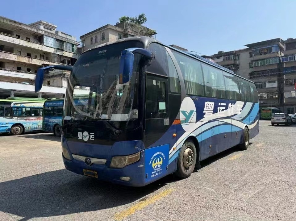 Benutzter Shuttle-Bus Yutong ZK6110 benutzte Kirchenbus 49-51seater Türen des Heckmotor-Busses zwei