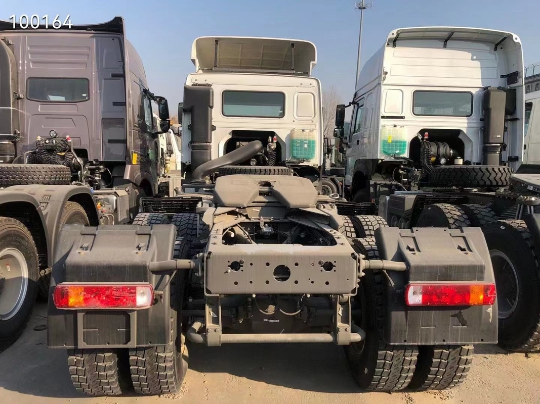 Benutzte linke Steuerung Howo-LKW-6*4 371hp benutzte Traktor-Einheits-Sino LKW