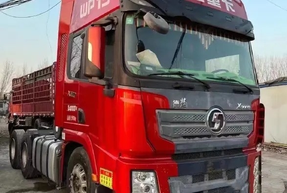 Benutzter Traktor-LKW Sattelzug-hoher Dach-Kabine Weichai-Maschinen-500hp 6×4 SHACMAN D'LONG X3000