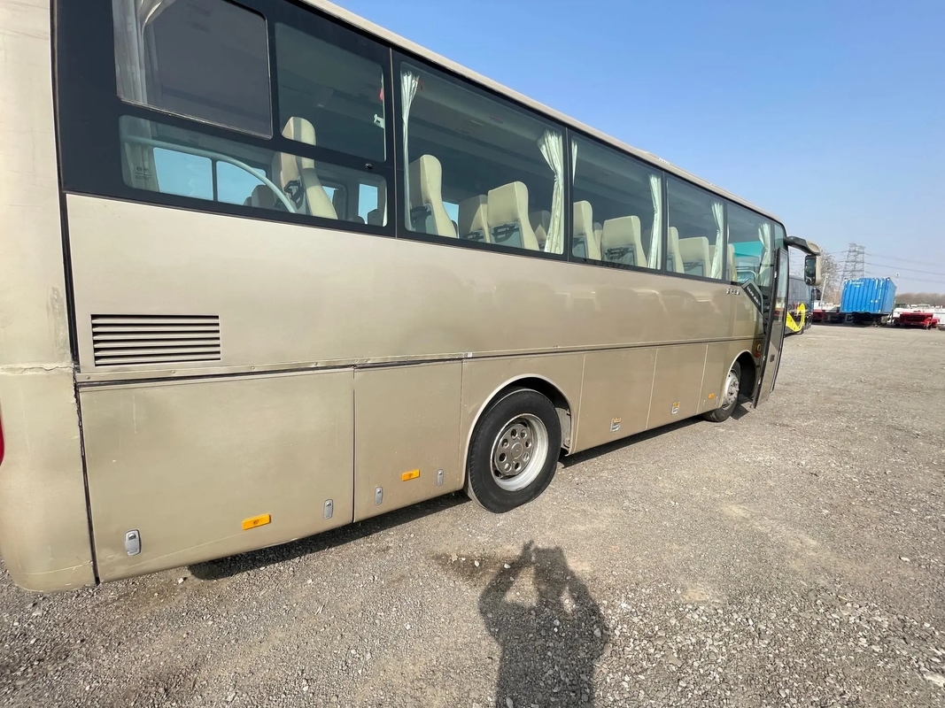Alter Trainer-Bus 37 Heckmotor Sitzdes schaltgetriebe-LHD benutzte goldene Klimaanlage des Drache-XML6857
