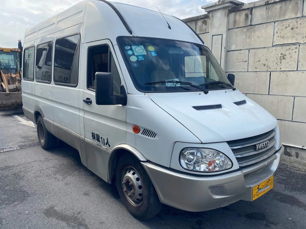 Zweite Hand Mini Van Front Engine 11 setzt hintere Türen, die A/C hohes Dach 140hp IVECO-Kleinbus NJ6604 benutzte