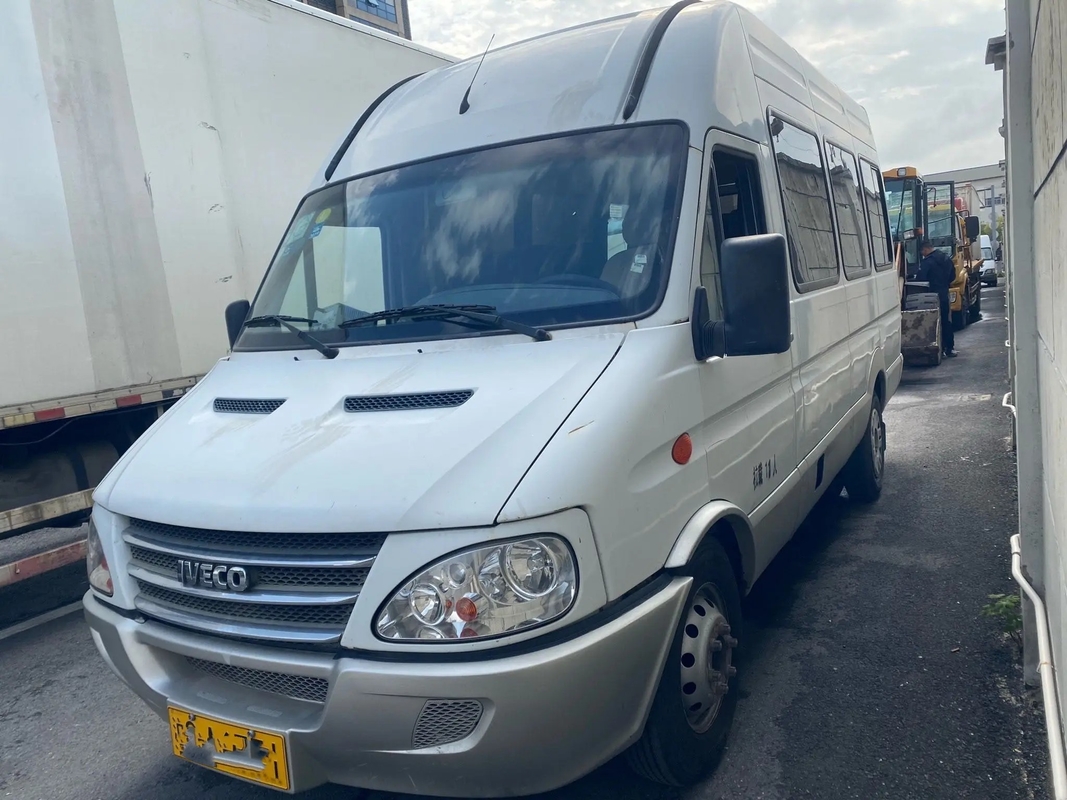 Zweite Hand Mini Van Front Engine 11 setzt hintere Türen, die A/C hohes Dach 140hp IVECO-Kleinbus NJ6604 benutzte