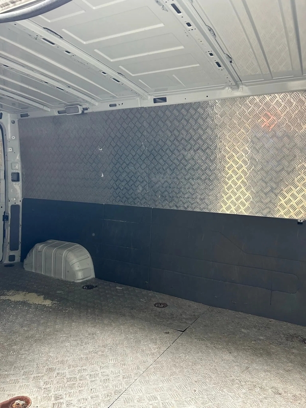 Verwendeter Mini Vans High Roof 12 Sitze Front Engine 6 Meter Dieselmotor EURO IV 2. Hand MAXUS SH5041