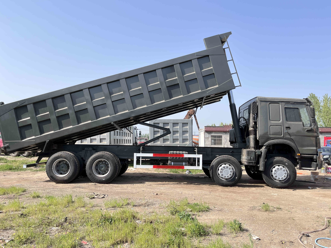 Benutzte Maschine Tipper Truckss 371hp Sinotruck 10,5 16t bewerteter Meter Lasts-8×4 übergeben an zweiter Stelle HOWO ZZ3317