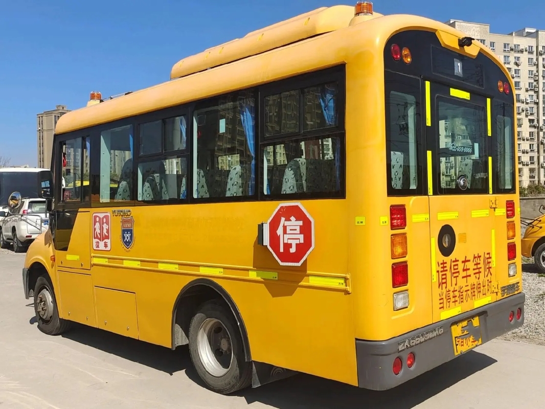 Der zweite Hand-Schulbus-A/C benutzter Yutong Bus ZK6609 gelbe Farbe-27 Sitz-Front Engine Sliding Window Withs