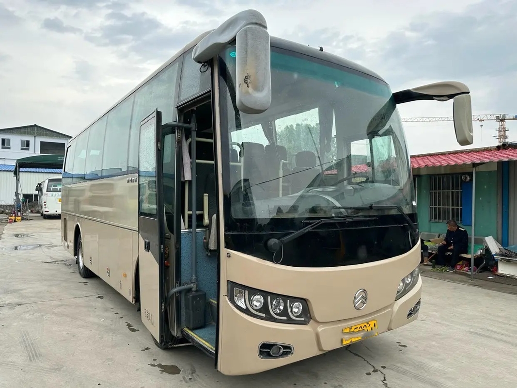 Benutzter Rv trainiert goldenen Drachen XML6897 EUROiv, das 41 Sitze Hand-Antrieb Yuchai-Maschinen-Gepäckraum verließen