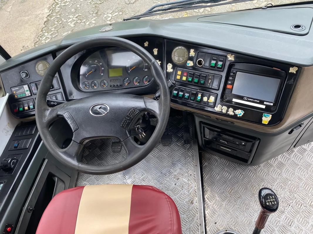 Benutzter Luxusder bus-51 Leergewicht EURO IV Yuchai Maschine Kinglong-Bus XMQ6113 LHD/RHD Sitzgrüne der Farbe12000kg