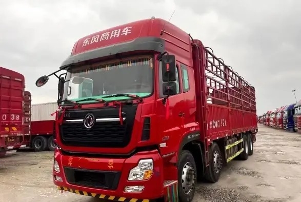 Benutzte Fracht tauscht der bewerteten Lasts-17.8t hohes des Dach-420hp 8×4 Reifen-SCHNELL Getriebe Dongfeng Lorry Truck Antriebs-des Modus-12