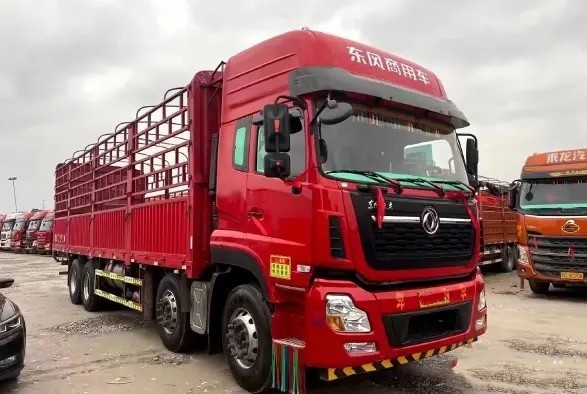 Benutzte Fracht tauscht der bewerteten Lasts-17.8t hohes des Dach-420hp 8×4 Reifen-SCHNELL Getriebe Dongfeng Lorry Truck Antriebs-des Modus-12