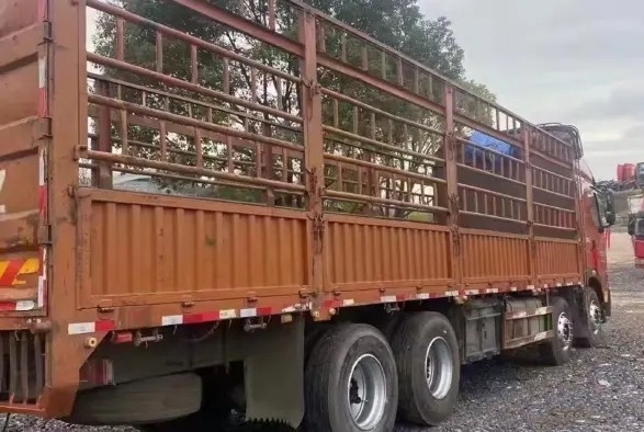 2. Hand Lorry Orange Color 12 Meter des Antriebs-8×4 Fracht-LKW Modus Yuchai-Maschinen-6 2021-jährigen Dongfeng der Zylinder-420hp