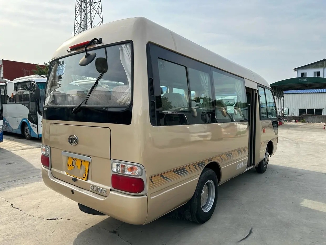 Benutzter Kleinbus-Händler EURO IV 19 Sitze Champagne Color Yuchai Engine 6 Meter Falttür-benutzte Ankai-Bus HK6606