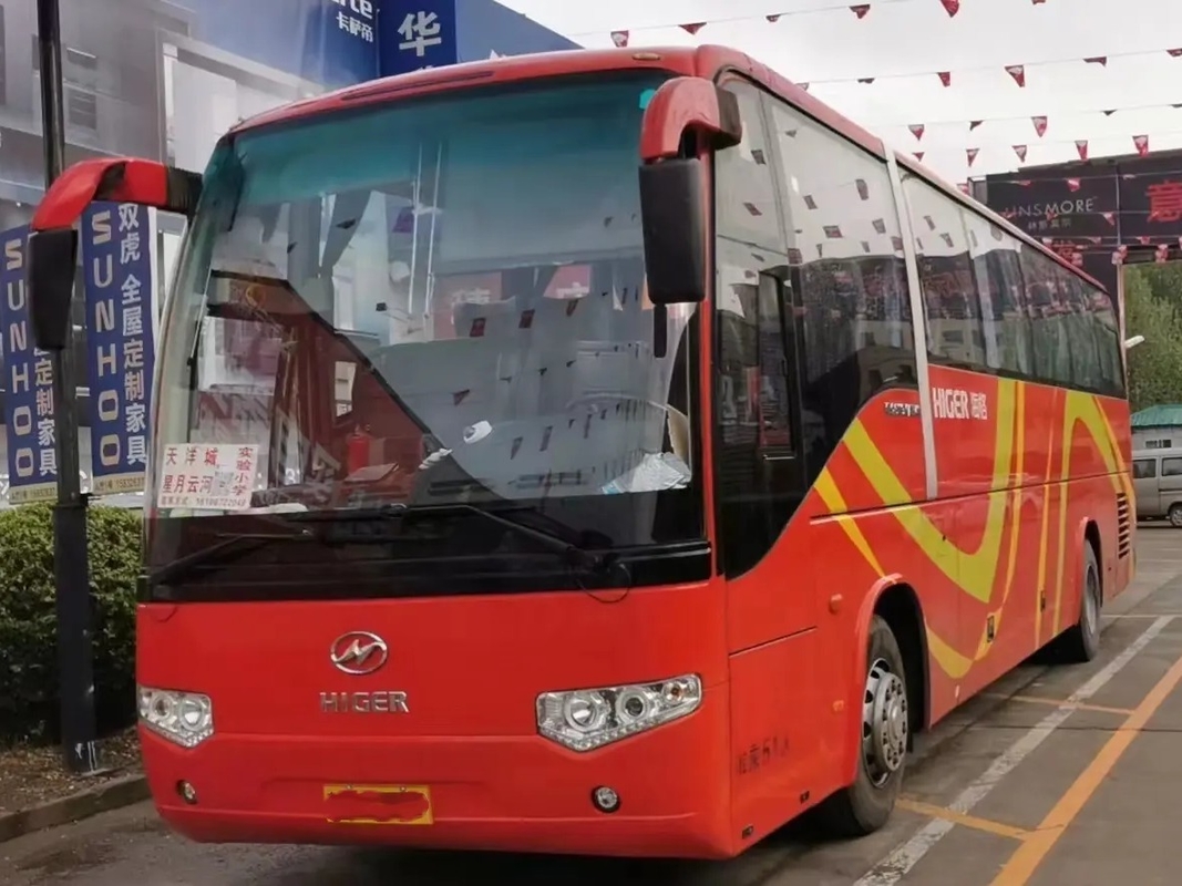 2. Sitzrote Farbe Handzug-Middle Passenger Doors 51 10,5 Meter Yuchai-Maschinen-benutzte höheren Bus KLQ6109
