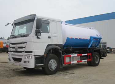 Verwendeter überschüssiger Antriebs-Modus der Wasserwagen 10m-³ Tanker-Kapazitäts-4×2 11 Tonnen nagelneue Abwasser-Saug-LKW-