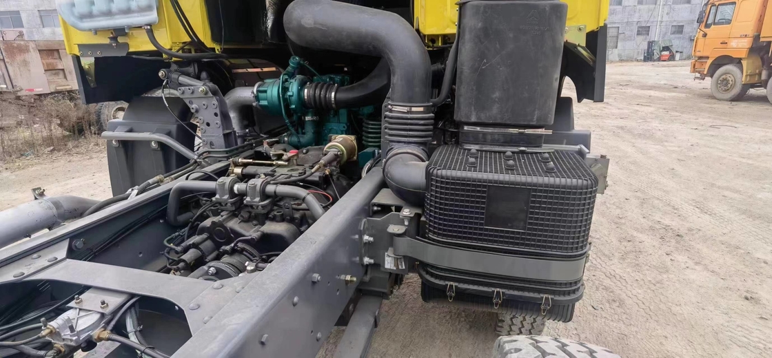 Benutzte Antriebs-Modus Sinotruck Howo der Fracht-LKW-8×4 Fracht-LKW-Fahrgestelle 11 Meter lang 12 Reifen