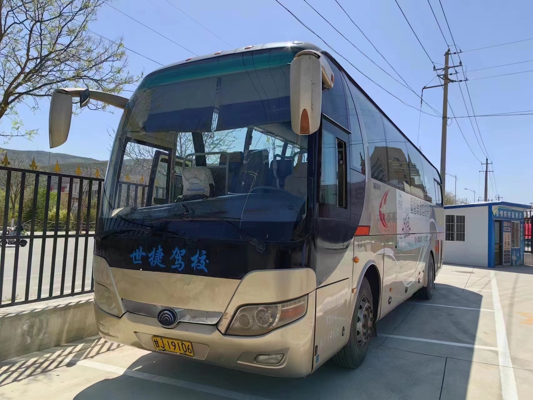 Sitzdie doppeltüren des zweite Handbus-47, die Fenster-Klimaanlagen-goldene Farbe versiegeln, benutzten Yutong-Bus ZK6107