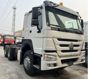 Benutztes Antriebs-Modell Weichai Engine 430hp 12 der Diesel-LKW-weißes Farbe6×4 übersetzt Standardkabine Howo-Traktor