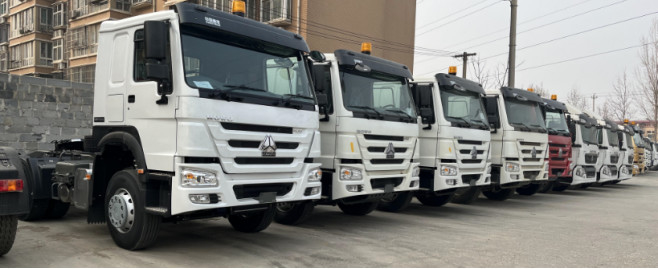 Benutztes Antriebs-Modell Weichai Engine 430hp 12 der Diesel-LKW-weißes Farbe6×4 übersetzt Standardkabine Howo-Traktor