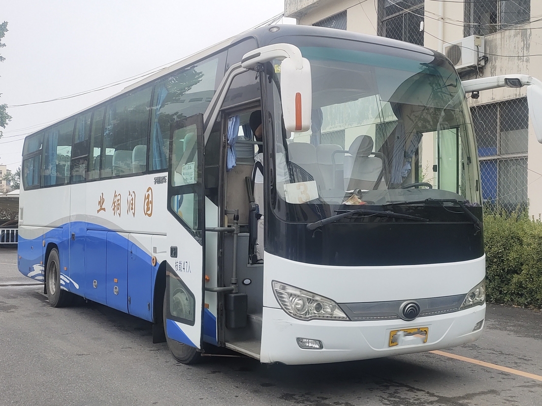 Benutzte Luxusbusse 47 Sitze 2 Beifahrertüren 11 der lange seltene Maschinen-A/C 2. Meter Hand-junger Tong Bus ZK6117