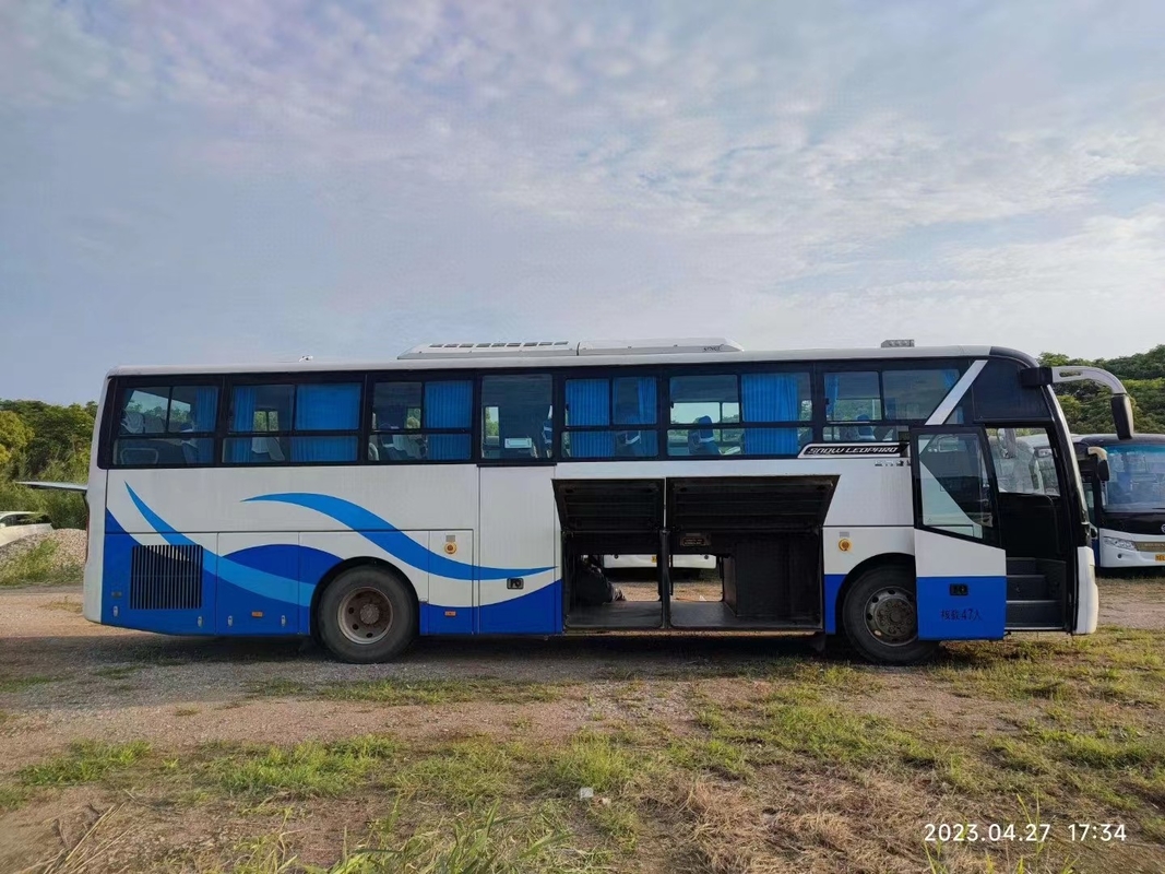 An zweiter Stelle verwendete der Handbus-und -zug-47 Sitzgepäckraum-mittlere Tür-seltene Maschine goldenes Dragon Bus XML6113